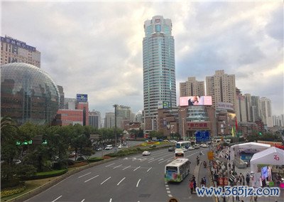通过专业水疗护理让女性焕发青春活力